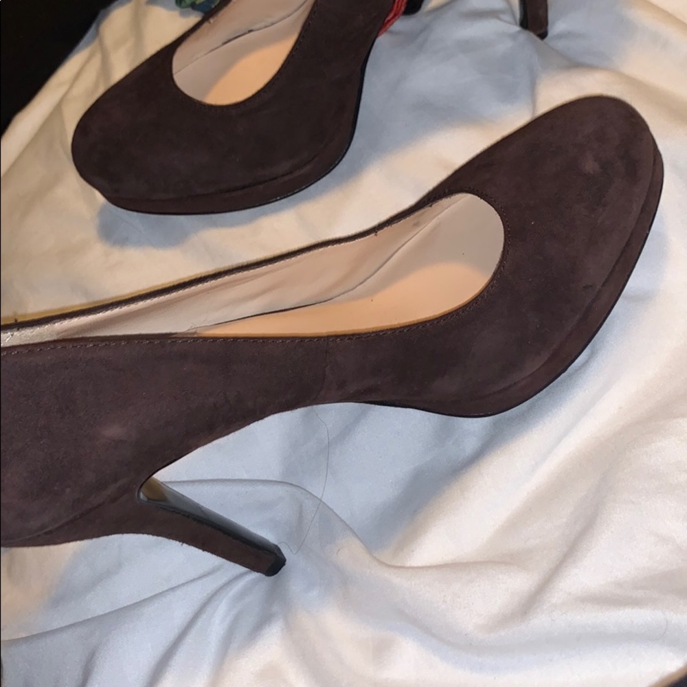 Pumps - Picture 2 of 4